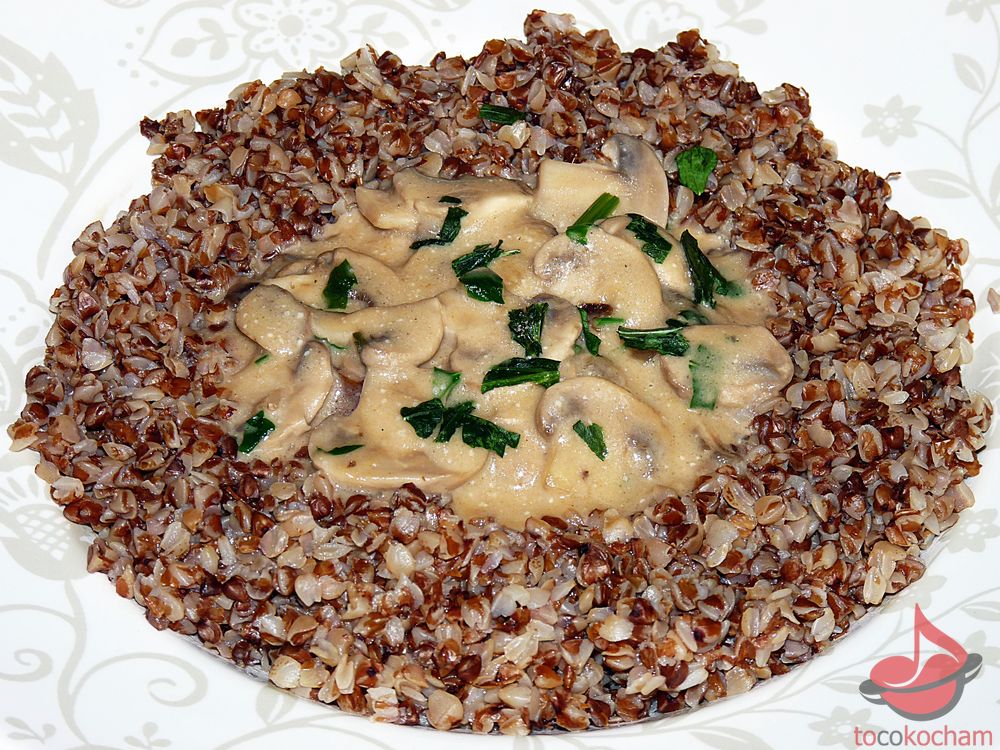 Gulasz pieczarkowy z kaszą gryczaną tocokocham.com