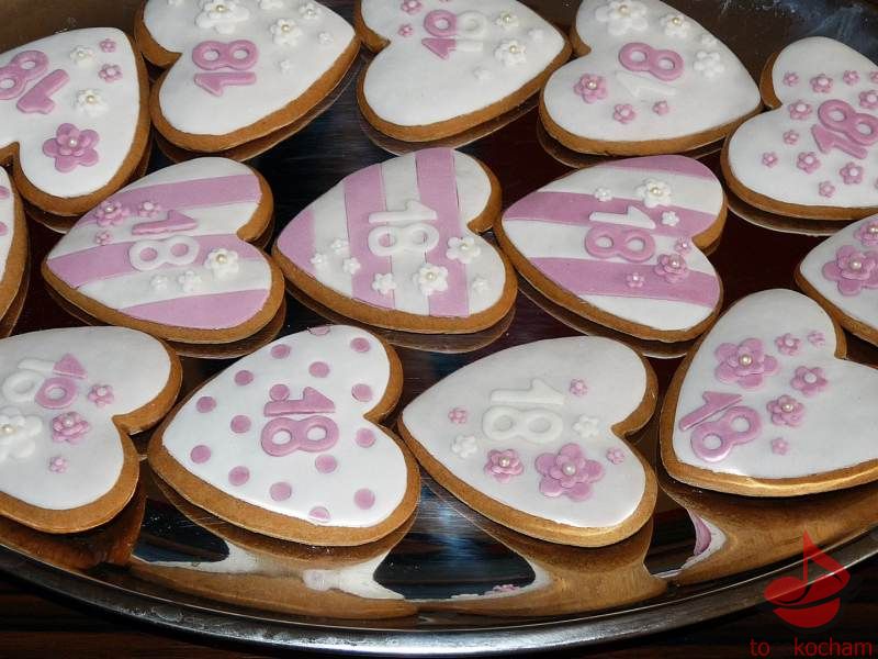 Dekoracja ciasteczek masą cukrową tocokocham.com