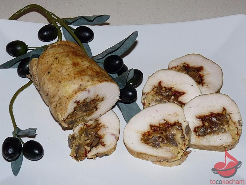 Rolada z kurczaka z pieczarkami tocokocham.com
